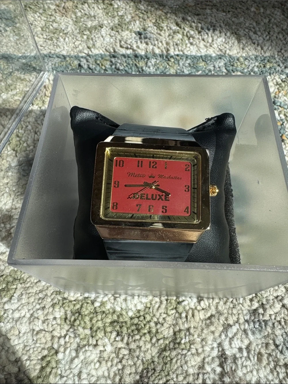 Metro Manhattan Deluxe wristwatch gold case black rubber strap